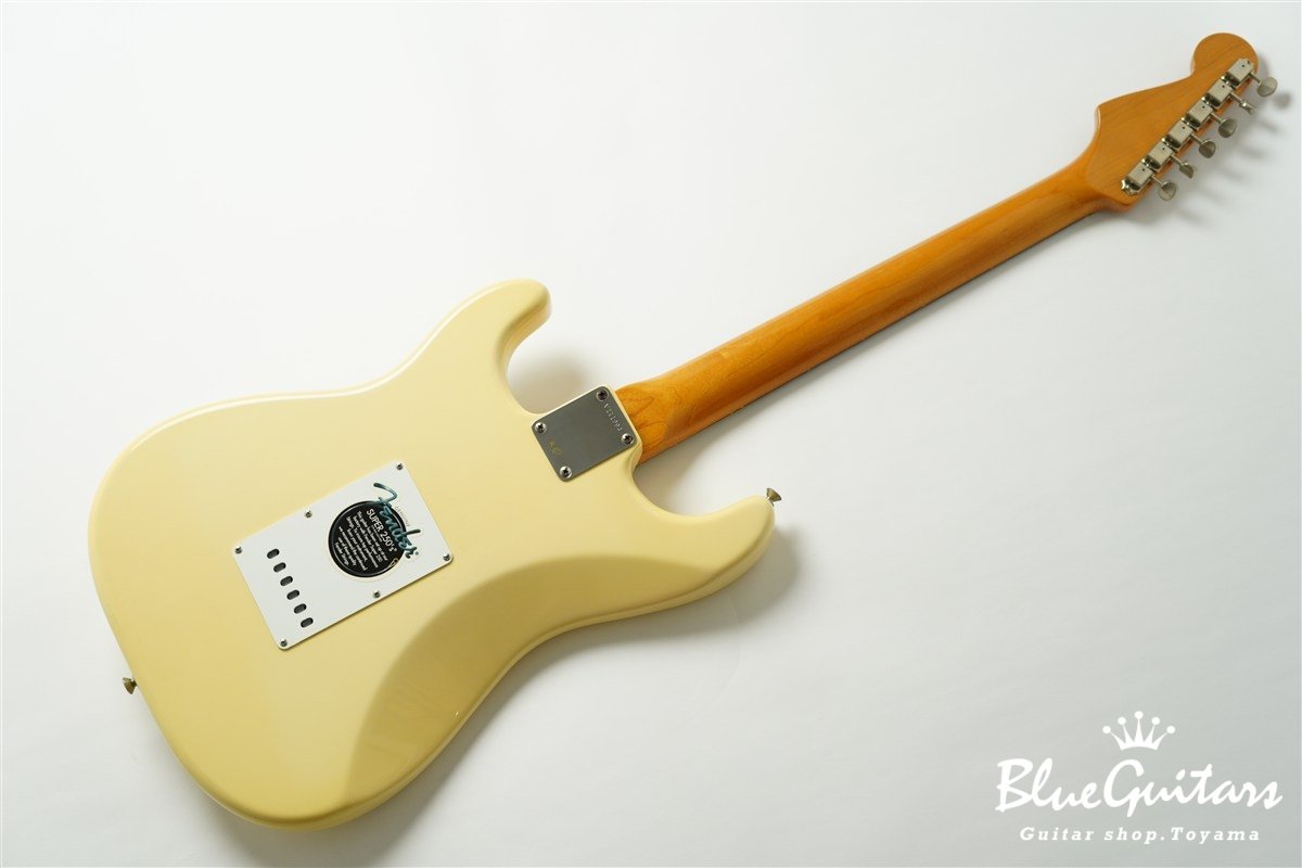 American Vintage 62 Stratocaster 2000 - Vintage White