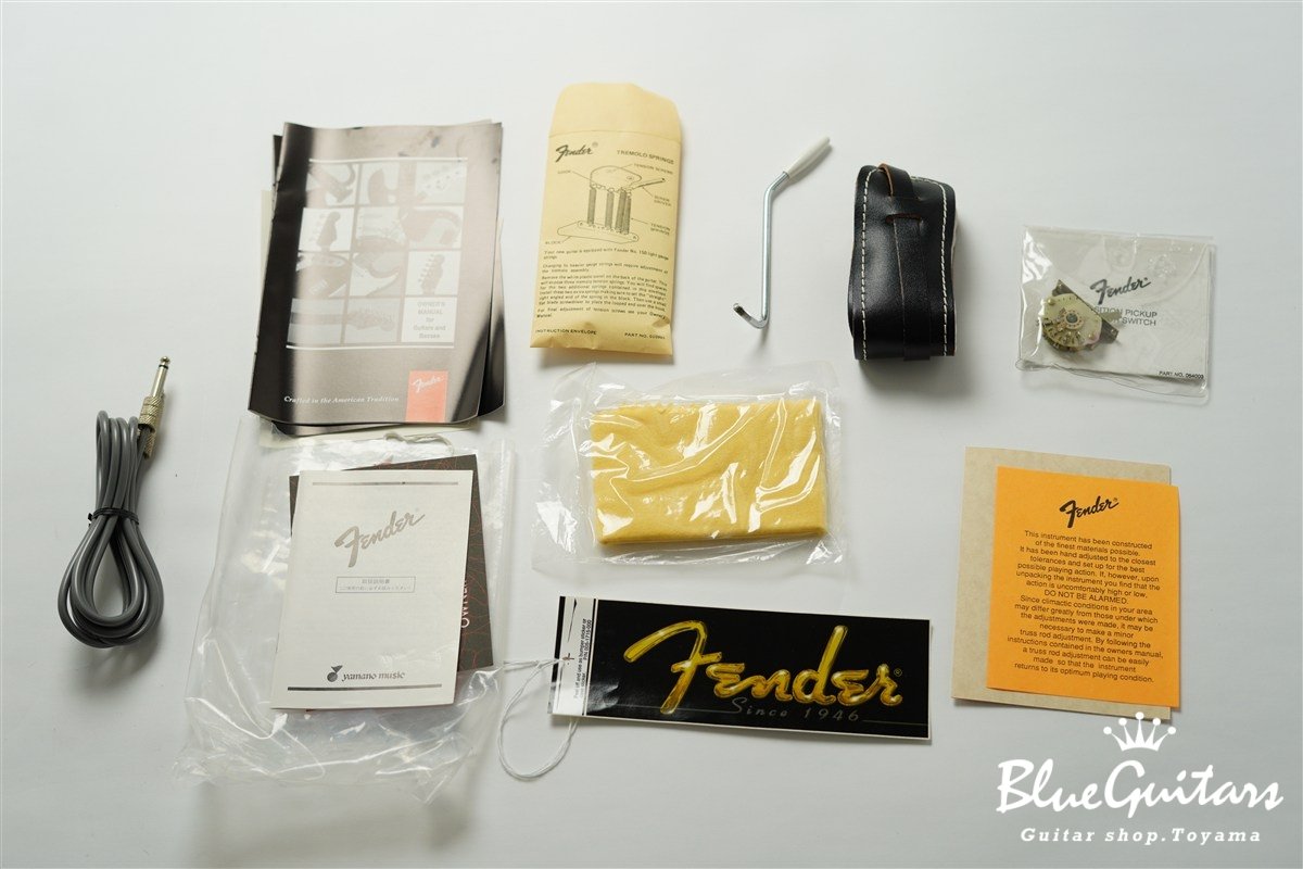 American Vintage 62 Stratocaster 2000 - Vintage White