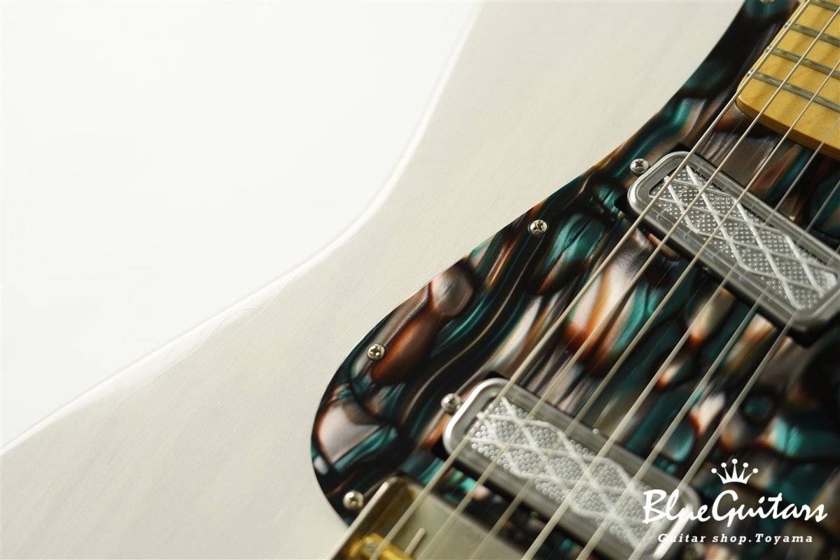 IRIS Special #240 Light Aged - White Blonde / Pickguard Shaped by stone-D eyewear