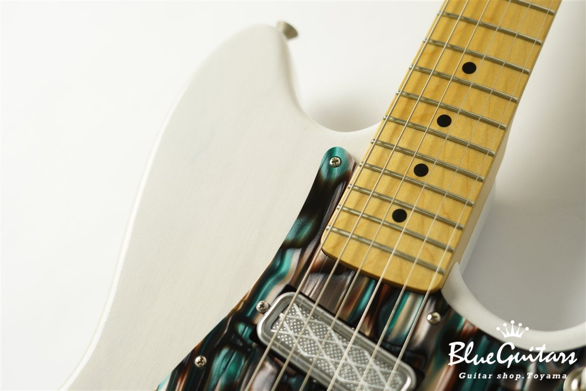 IRIS Special #240 Light Aged - White Blonde / Pickguard Shaped by stone-D eyewear