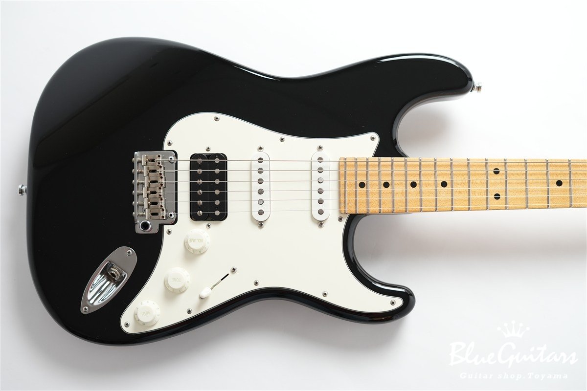JST Classic S Maple Fingerboard HSS - Black