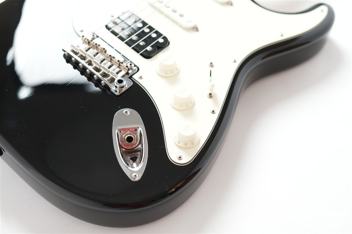 JST Classic S Maple Fingerboard HSS - Black