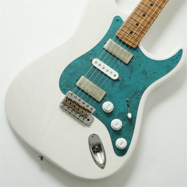 Model S. Patina #304 Light Aged - White Blonde with Blue