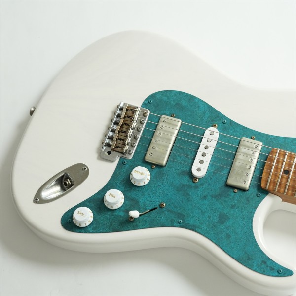 Model S. Patina #304 Light Aged - White Blonde with Blue