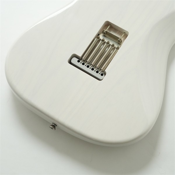 Model S. Patina #304 Light Aged - White Blonde with Blue
