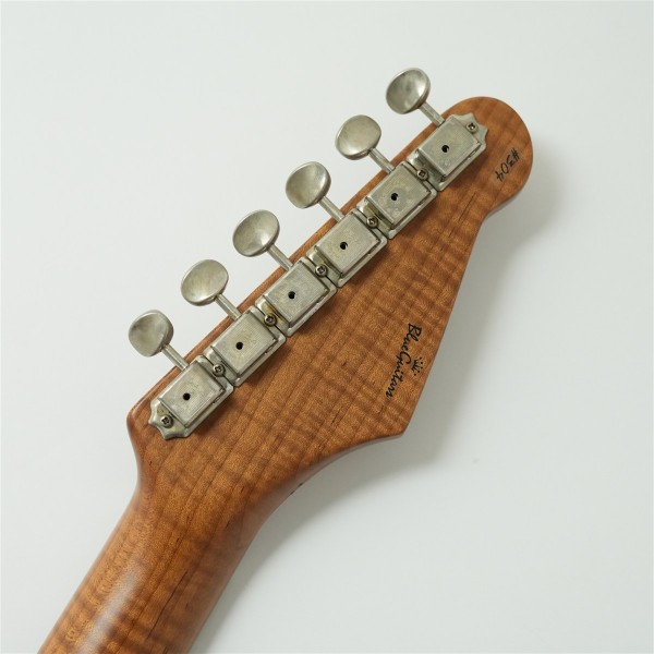 Model S. Patina #304 Light Aged - White Blonde with Blue