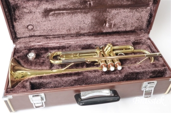 B♭Trumpet YTR-2320E