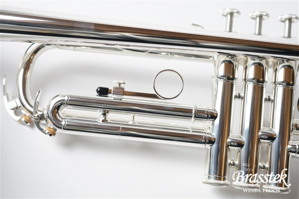 B♭Trumpet  YTR-2330S