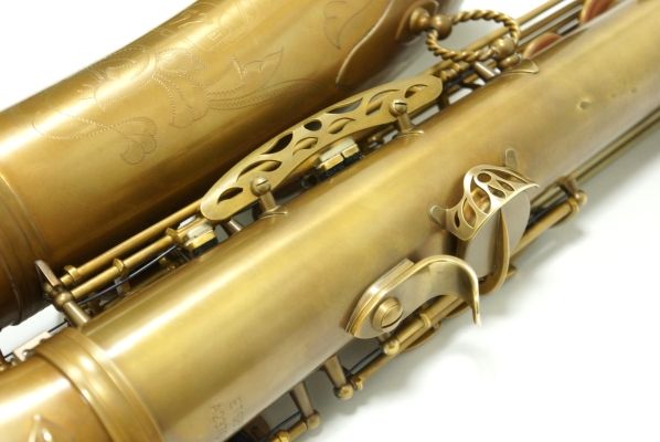 Tenor Saxophone ETS852