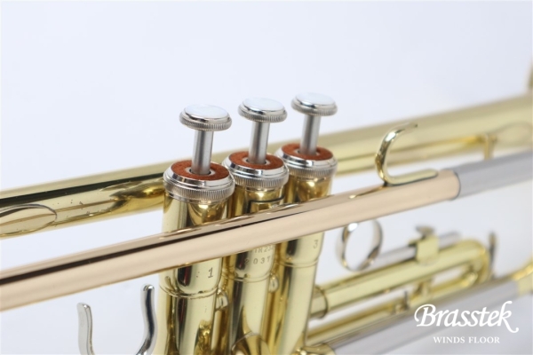 B♭Trumpet YTR-2320E