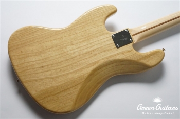  Made in Japan Heritage 70s Jazz Bass