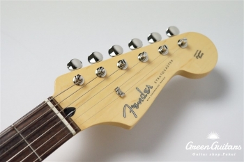 2021 Collection Made in Japan Hybrid II Stratocaster - Candy Apple Red