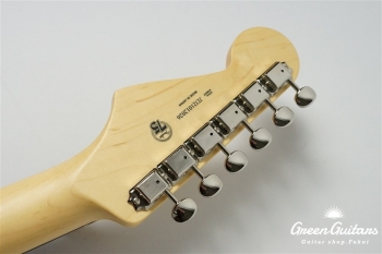 2021 Collection Made in Japan Hybrid II Stratocaster - Candy Apple Red