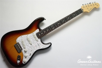 2021 Collection Made in Japan Hybrid II Stratocaster - Metallic 3-Color Sunburst