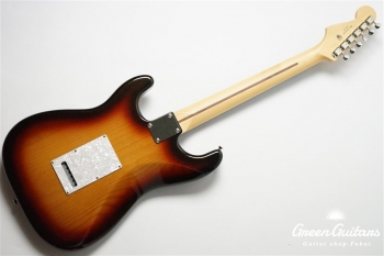 2021 Collection Made in Japan Hybrid II Stratocaster - Metallic 3-Color Sunburst