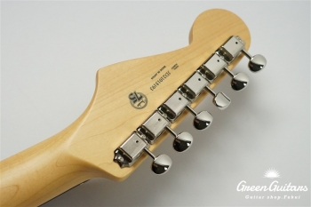 2021 Collection Made in Japan Hybrid II Stratocaster - Metallic 3-Color Sunburst