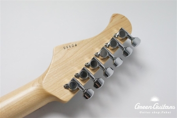 GRACE-FT BM/M GRN-BURST DARK BACK