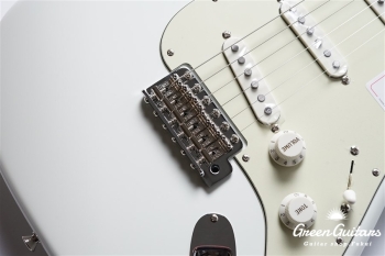 Made in Japan Traditional 60s Stratocaster - Olympic White