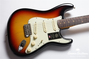 American Vintage II 1961 Stratocaster - 3-Color Sunburst