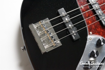 ME21 VJ4 MAPLE - Black