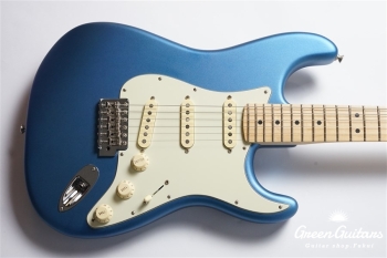 American Performer Stratocaster - Satin Lake Placid Blue