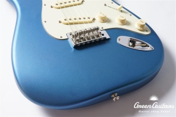 American Performer Stratocaster - Satin Lake Placid Blue