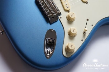 American Performer Stratocaster - Satin Lake Placid Blue