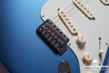 American Performer Stratocaster - Satin Lake Placid Blue