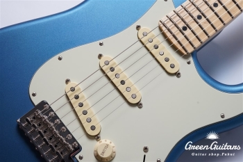 American Performer Stratocaster - Satin Lake Placid Blue