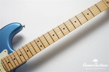 American Performer Stratocaster - Satin Lake Placid Blue