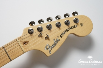 American Performer Stratocaster - Satin Lake Placid Blue