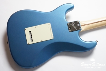 American Performer Stratocaster - Satin Lake Placid Blue