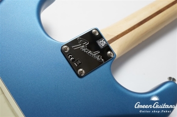 American Performer Stratocaster - Satin Lake Placid Blue