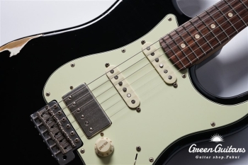 XSC-2 - Black / Medium Aged / Alder / Master Grade Neck