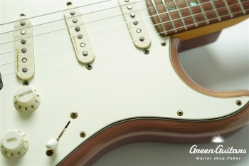 Classic Player Stratocaster - Burgundy Mist Metallic