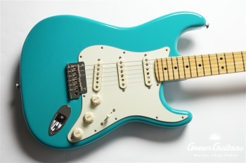 American Professional II Stratocaster - Miami Blue