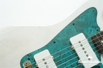 Model JM. #200 Light Aged - White Blonde with Blue