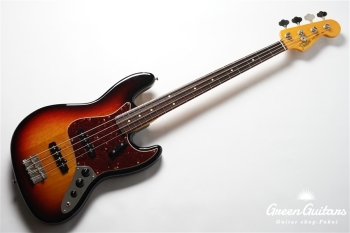 American Vintage ’62 Jazz Bass - 3-Color Sunburst