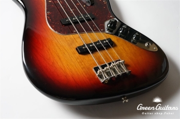 American Vintage ’62 Jazz Bass - 3-Color Sunburst