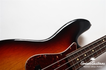 American Vintage ’62 Jazz Bass - 3-Color Sunburst