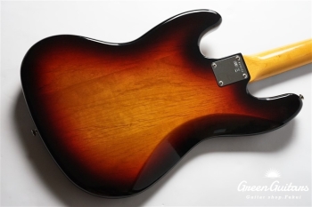 American Vintage ’62 Jazz Bass - 3-Color Sunburst