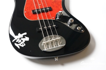 SL44-60/R Hinatch Signature Bass - Black / MH