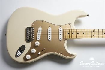 MC1-STD/M - Olympic White / Gold Acryl Pick Guard