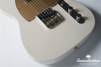 MT2-STD/R - White Blonde / Gold Acryl Pick Guard