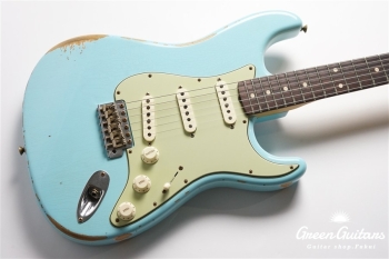 Limited Edition 1960 Stratocaster Relic - Faded Daphne Blue