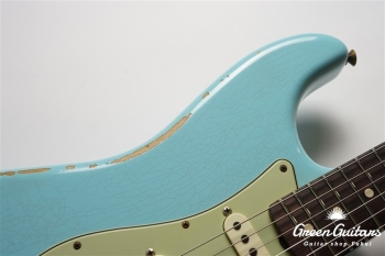 Limited Edition 1960 Stratocaster Relic - Faded Daphne Blue
