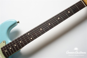 Limited Edition 1960 Stratocaster Relic - Faded Daphne Blue