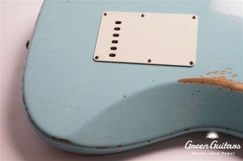Limited Edition 1960 Stratocaster Relic - Faded Daphne Blue