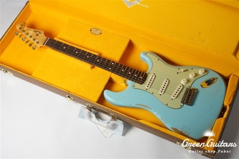 Limited Edition 1960 Stratocaster Relic - Faded Daphne Blue