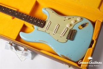 Limited Edition 1960 Stratocaster Relic - Faded Daphne Blue